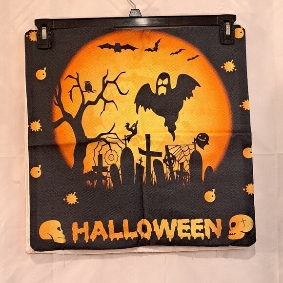 Halloween Decor Set of 4 Pillows Cases 18" x 18" New - Picture 6 of 12